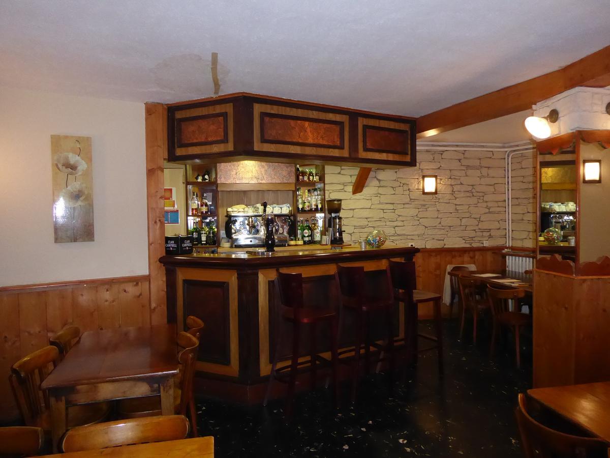 Hotel Les Chenets Saint-Julien-en-Champsaur Luaran gambar